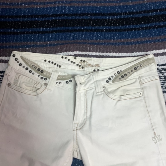 White Miss Me Jeans. 29inch - Picture 4 of 8